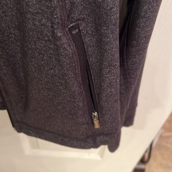 Women’s Old Navy Athletic Jacket - Picture 4 of 4